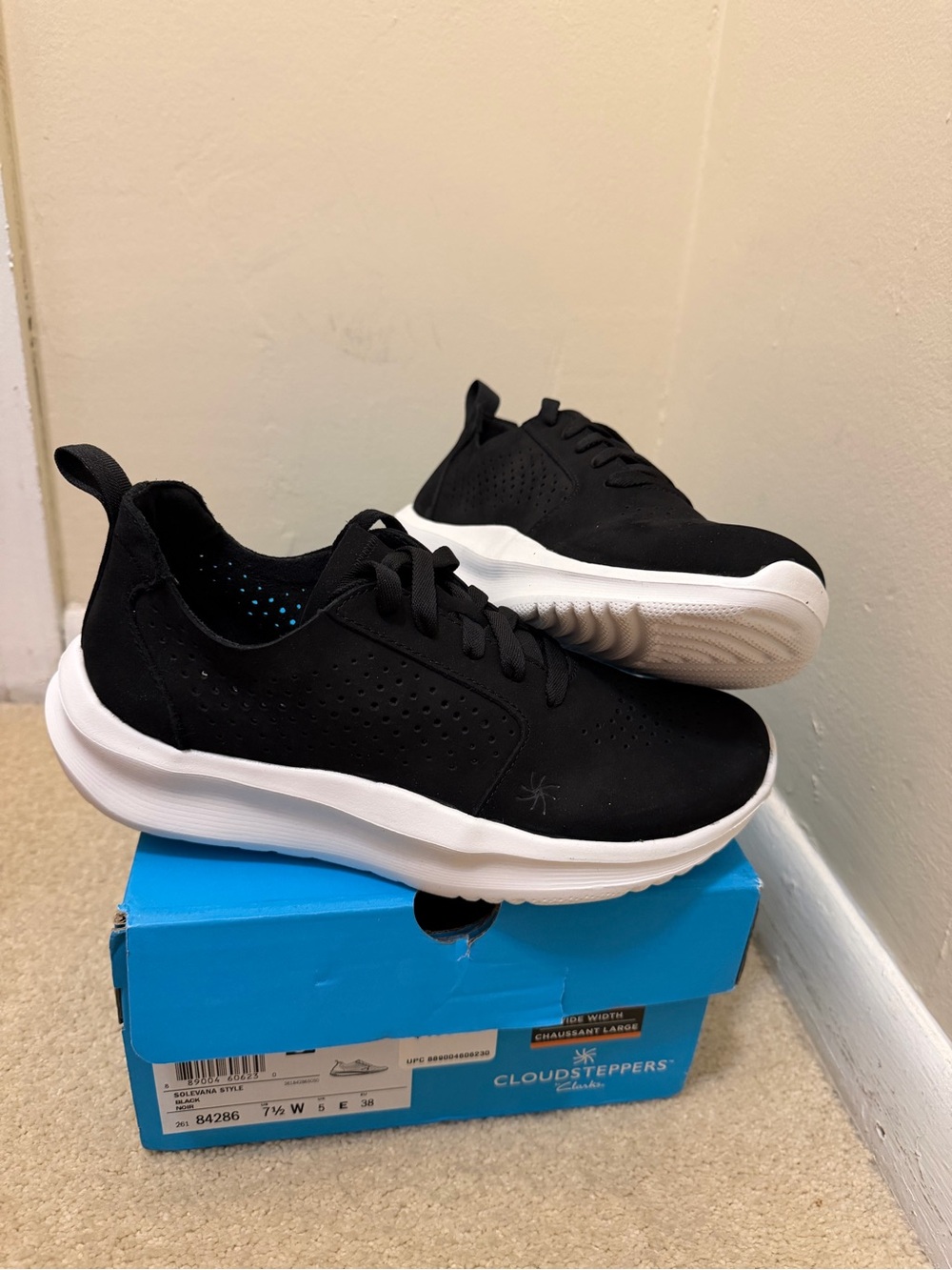 Clarks Women’s CloudSteppers sneakers